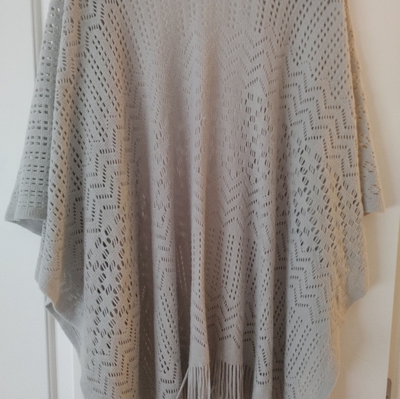 Kismet Light Grey Boho Knit Tassel Wrap Shawl ~ Size OS - Picture 9 of 10